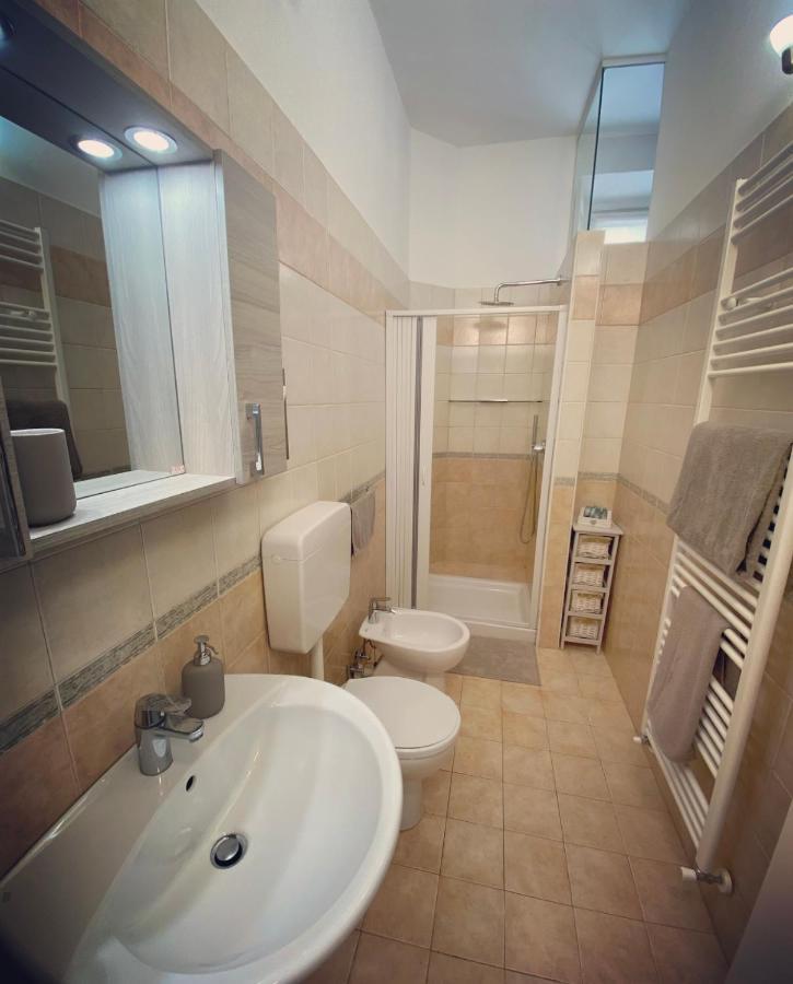Apartamento Casa Via Roma Intra Exterior foto